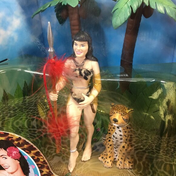 Dark Horse Comics Jungle Bettie Page Posable Figure - Picture 2 of 8